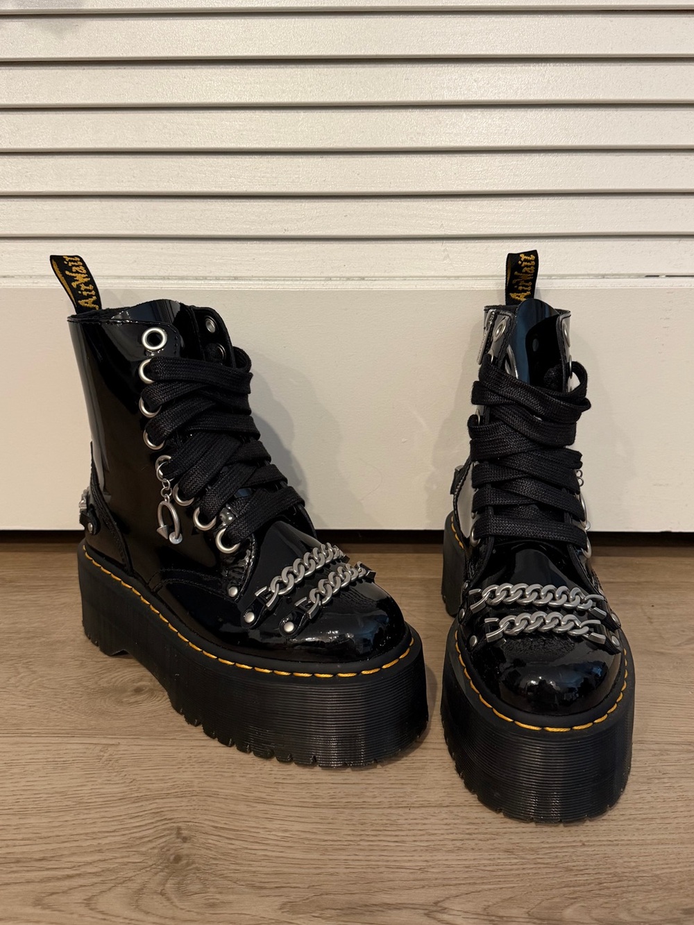 Dr. Martens JADON BOOT MAX CHAIN PATENT LEATHER PLATFORMS